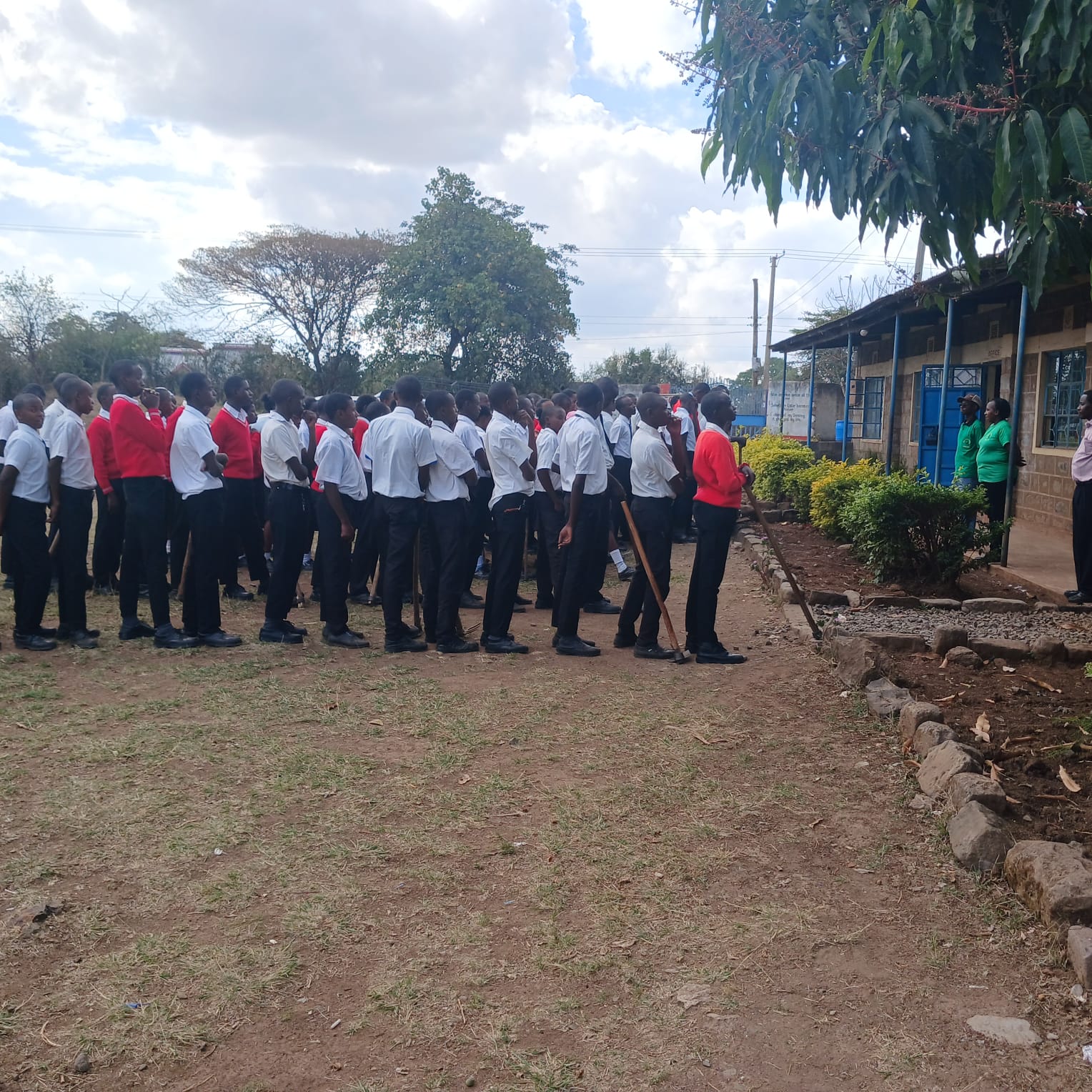 Komo Secondary group photo